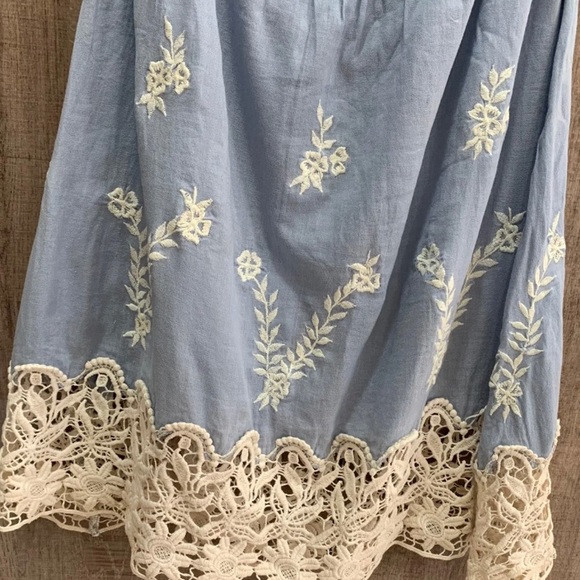 Dress - Picture 3 of 4